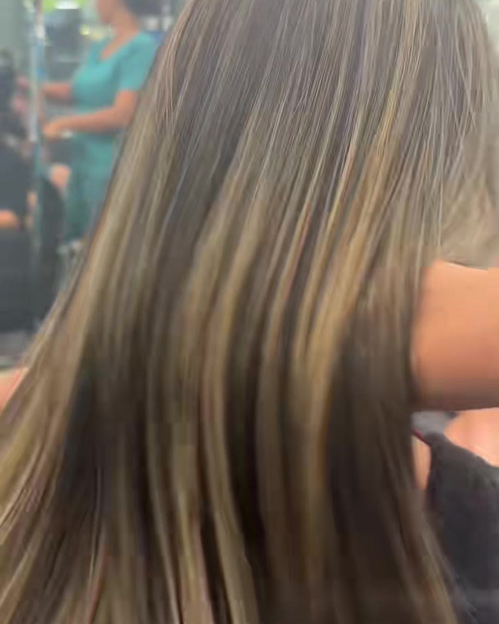 Mechas y balayage castaño en peluquería Ciudad Lineal Madrid